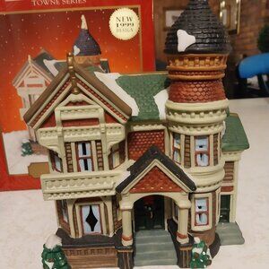 Talbot Place Porcelain Christmas House – Santa’s Workbench Towne Series 1999